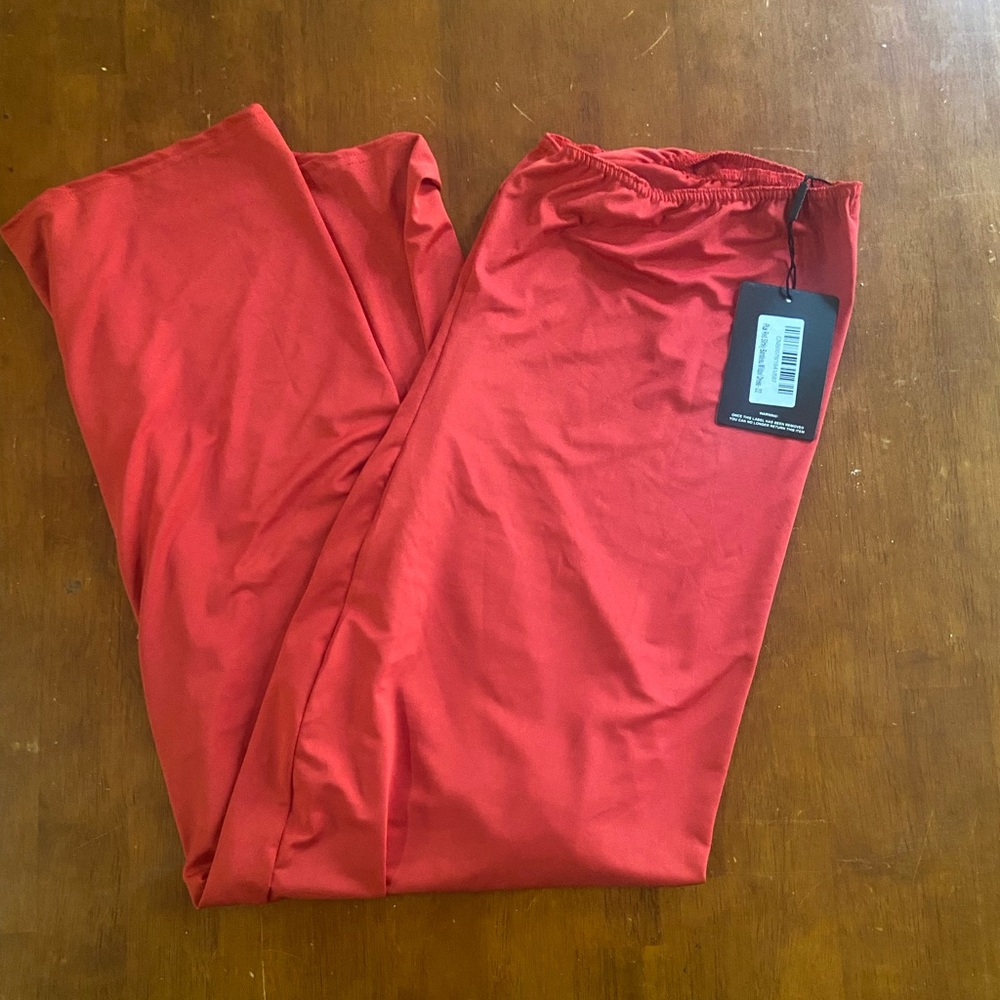 [NWT] PRETTY LITTLE THING RED SKIRT